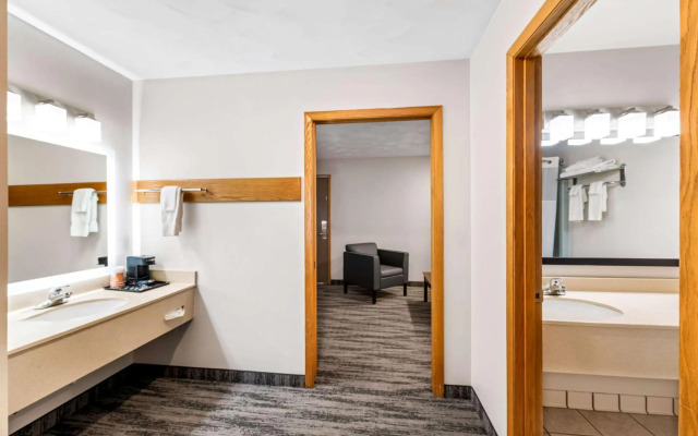 Quality Inn & Suites Munising