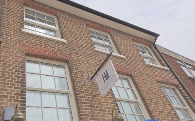 Harper Luxe Serviced Apartments Dunstable
