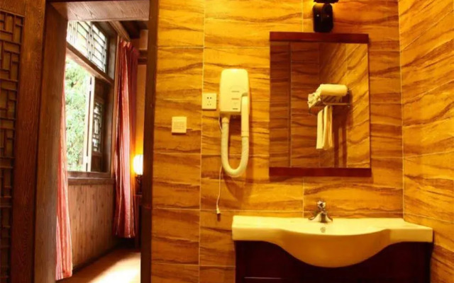 Blossom Hill Inn Lijiang