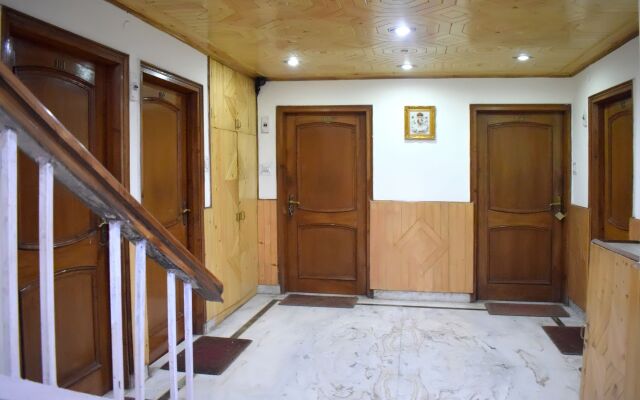 OYO 10692 Hotel Shubham