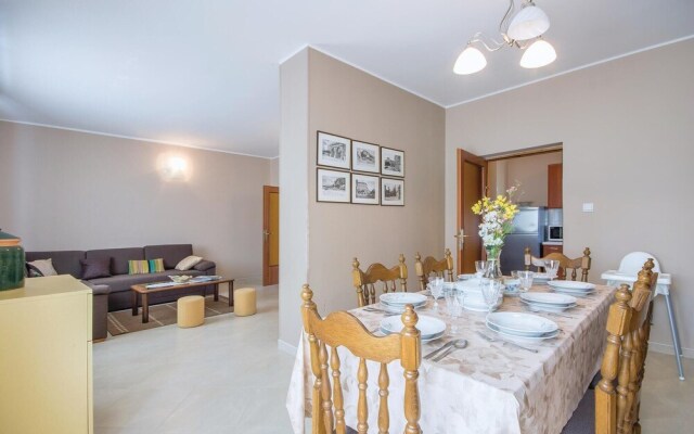 Beautiful Apartment in Valbandon With 3 Bedrooms and Wifi