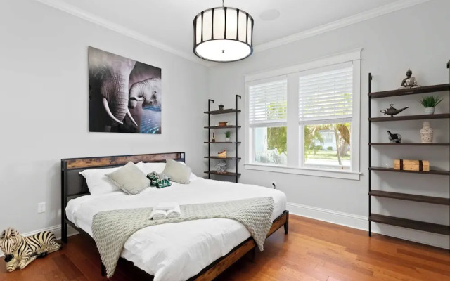 Sunset Bungalow With Hot Tub - 6ppl