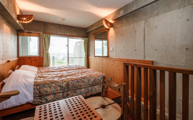 Buzz Resort – Guest Rooms – Onna