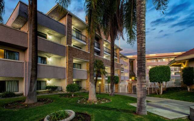 La Quinta Inn & Suites by Wyndham Pomona