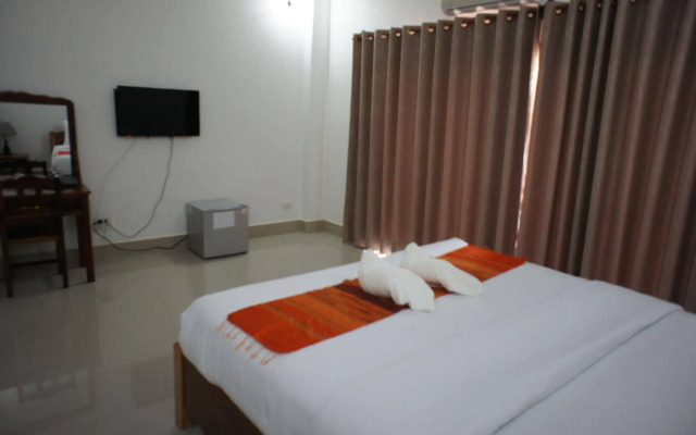 The Grand Riverside Hotel