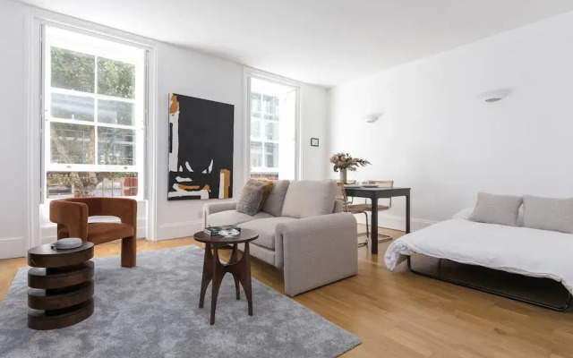 Generously Large 1 Bedroom Apartment in Farringdon