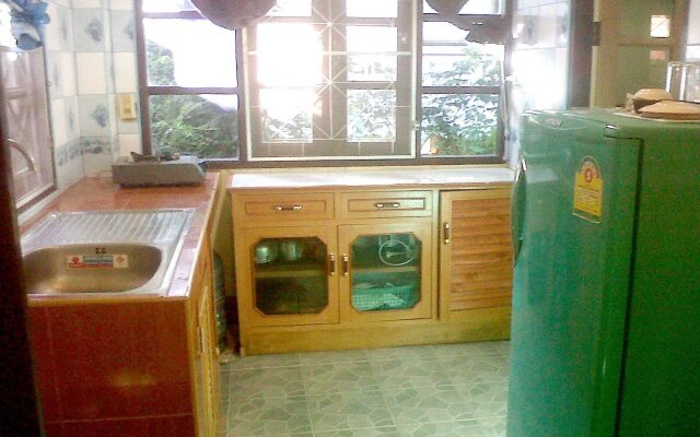 Aree Guesthouse 3