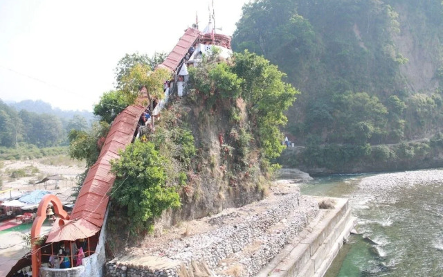 The Dukes Den Resort