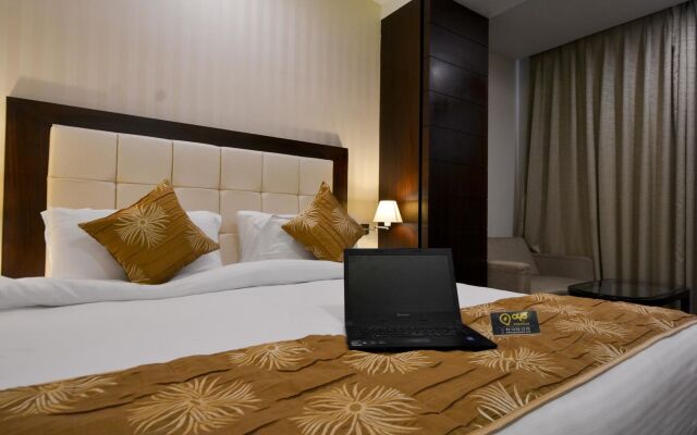 OYO Premium JHV Mall Cantonment