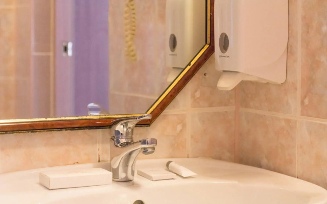 Парк-Отель Май