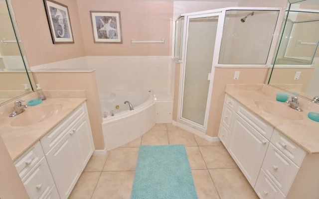 Oceanwalk 7-205 Apartment 3