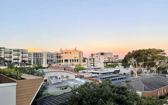 Readyset Apartments at Charman