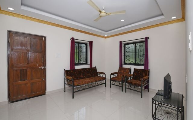 OYO 19828 Home Modern 2BHK Near Club Cubana