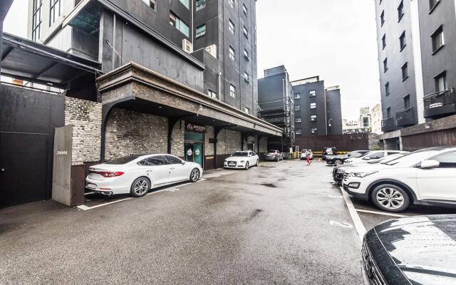 Siheung J Top Hotel