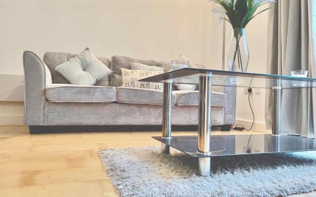 2 Bedroom Luxury Leicester City Centre entire Apartment!