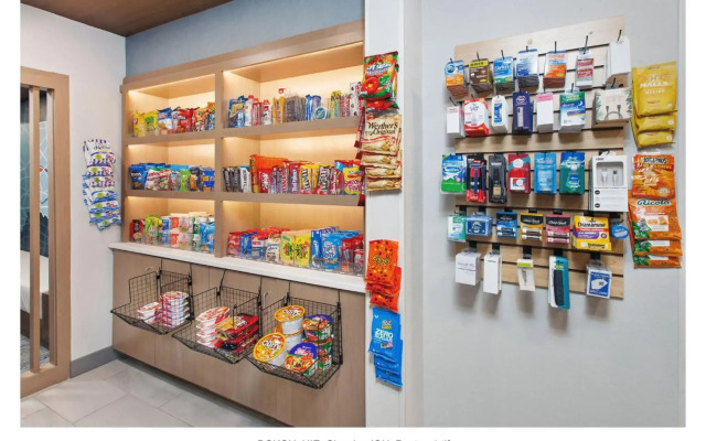 Holiday Inn Express Cleveland Airport - Brookpark by IHG