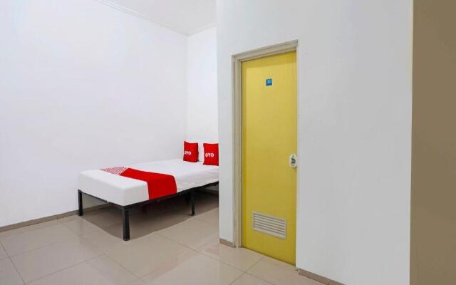 OYO Life 91670 Mannsur Homestay Syariah