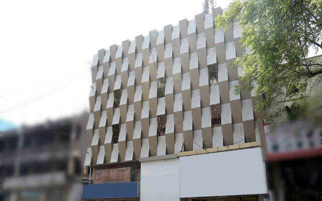 OYO 7859 Hotel Gurukripa
