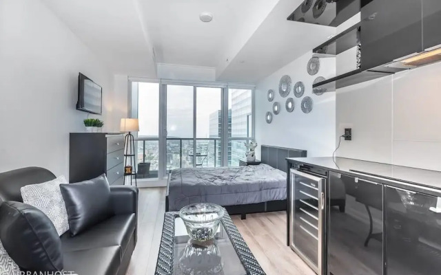 54th Floor, Executive Poshdowntown