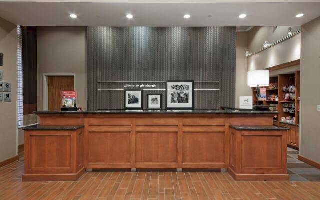 Hampton Inn & Suites Pittsburgh-Downtown