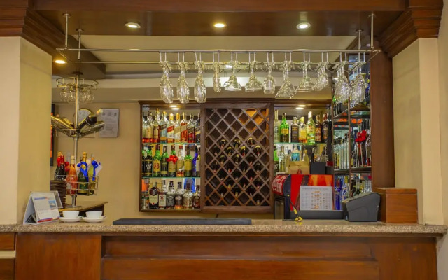 Capital O 338 Yellow Pagoda Hotel