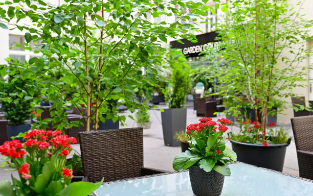 Hotel Garden Court