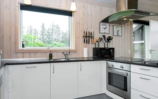 6 Person Holiday Home in Frostrup