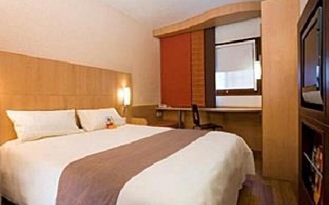 Ibis Tianjin Riverside