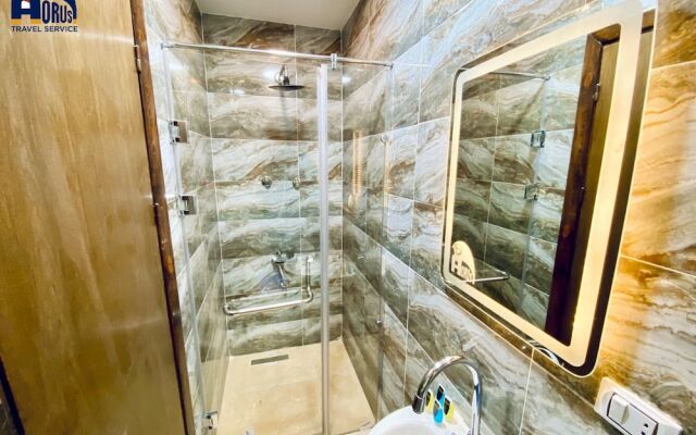 Horus Horizon INN Pyramids View