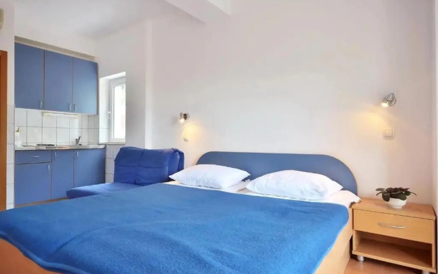 Apartments Toma-200m from beach