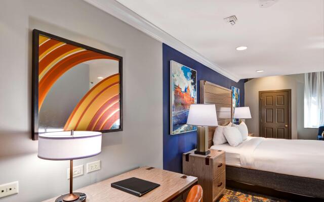 The Cincinnatian Hotel Curio Collection by Hilton