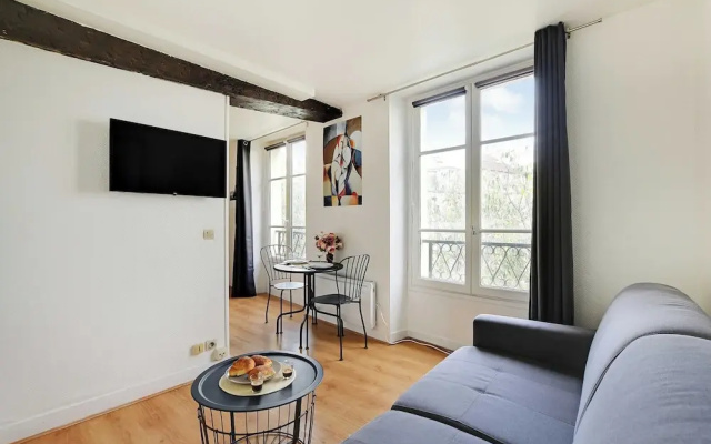 Studio in the Heart of the Marais !