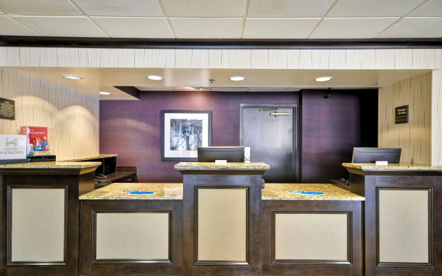 Hampton Inn Kansas City-Airport