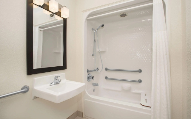 AmericInn by Wyndham Mount Pleasant