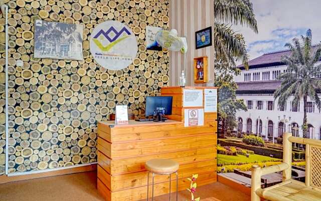 SPOT ON 90163 Radio Backpacker Guesthouse Syariah