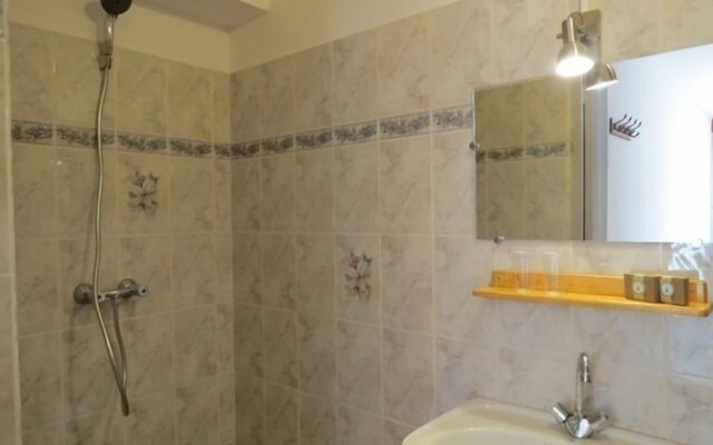 Cafe Restaurant Meuble de Tourisme