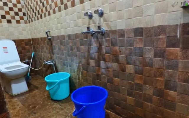 Shri Ayodhya Dham Hotel And Restaurant