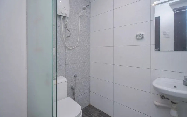 Oyo 44052 Seven Hotel