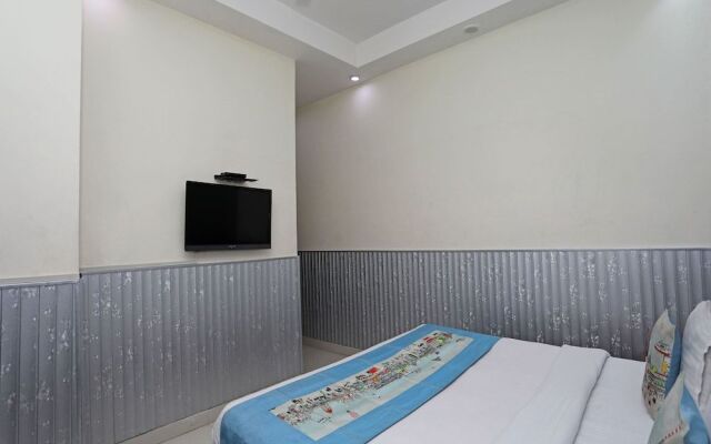 OYO 4882 Hotel Golden Park