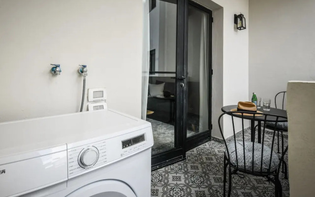Stylish 2BD Bauhaus Apt w Balcony