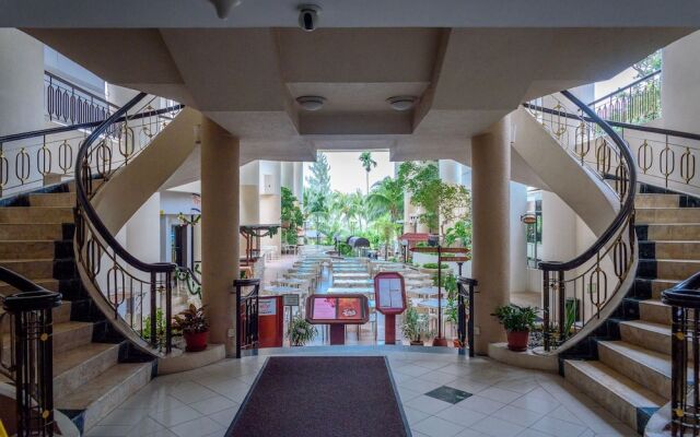 H Beach Suite at Rainbow Paradise Beach Resort