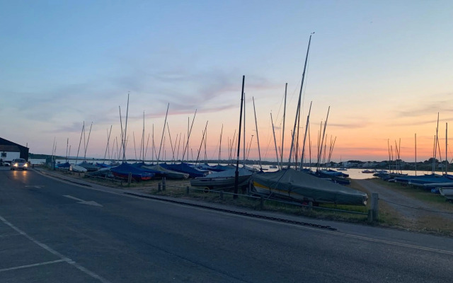 Forest & beach access Naish park