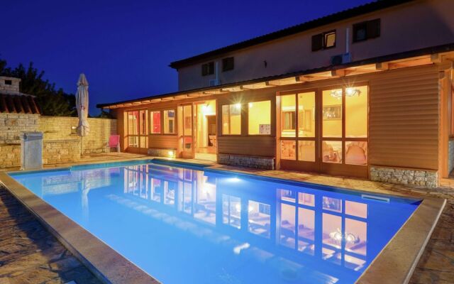 Magnificent Holiday Home in Istria