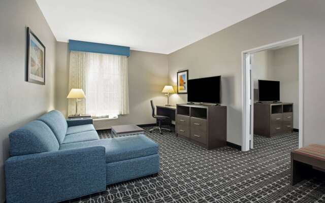 La Quinta Inn & Suites by Wyndham Sulphur Springs