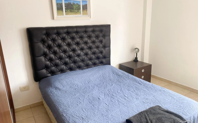 Departamento amueblado, zona centro con cochera.