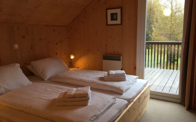 Detached Wooden Chalet with Sauna near Kreischberg