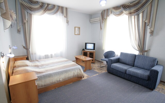 Hotel Kino