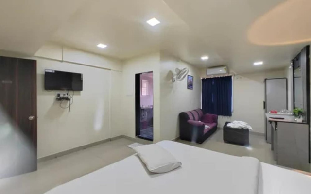 Fabhotel Vardhan Plaza