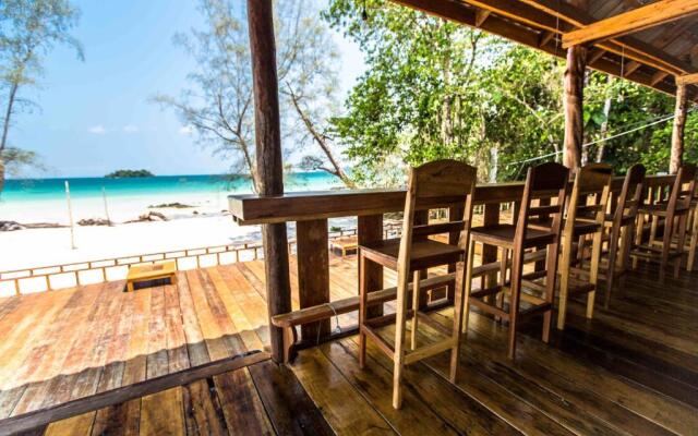 Nest Beach Club - Hostel