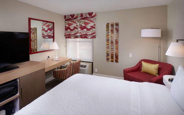 Hampton Inn & Suites Phoenix/Scottsdale on Shea Boulevard